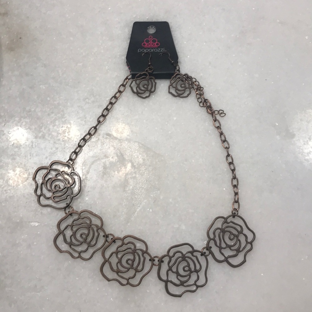 Paparazzi necklace set